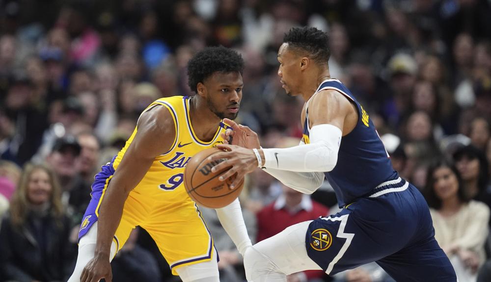 他在困难时 他在困难时